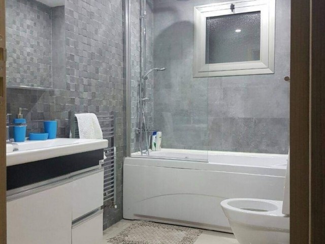  Girne Merkezde satılık mükemmel 3+1 penthouse daire