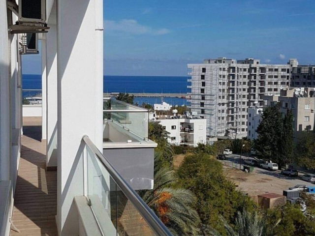  Ausgezeichnete 3+1 Penthouse-Wohnung zu verkaufen in Kyrenia Centre