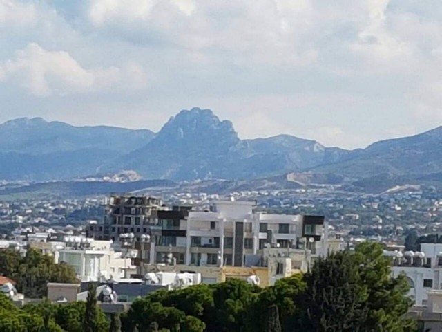  Ausgezeichnete 3+1 Penthouse-Wohnung zu verkaufen in Kyrenia Centre