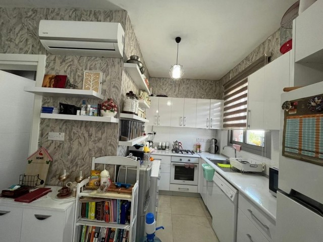 2+1 apartment for sale in Zeytinlik, with Turkish title, TAXES PAID