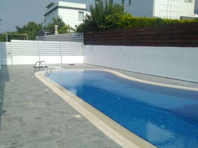 4+1 villa with pool for rent in Alsancak