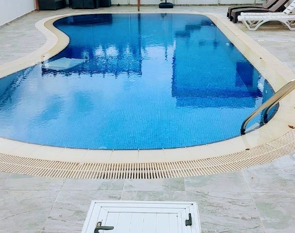 4+1 villa with pool for rent in Alsancak