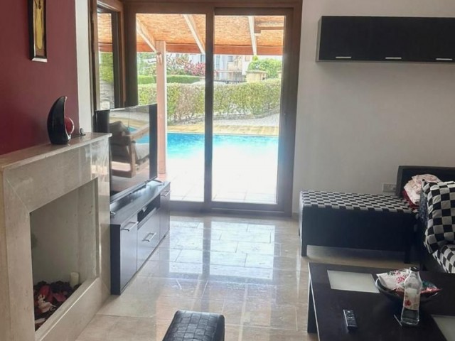 Prächtige 3+1-Maisonette-Villa mit privatem Pool zum Verkauf in Çatalköy