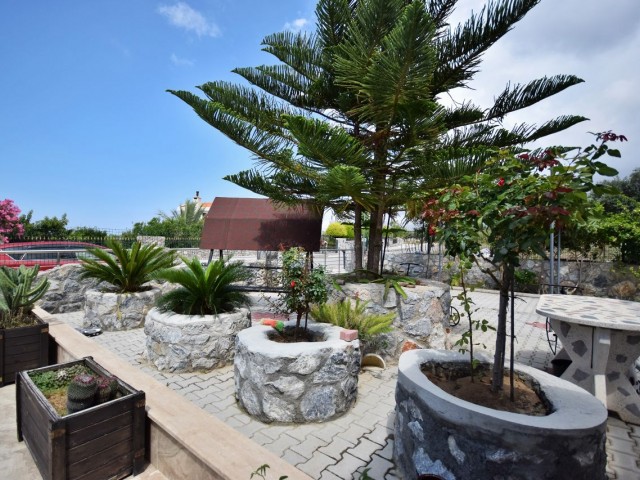 3+1 Villa zum Verkauf mit herrlichem Garten und Meerblick in Girne Arapköy