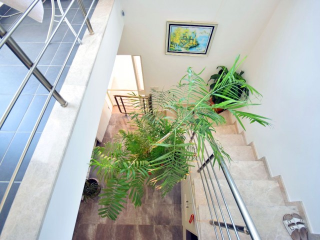 3+1 Villa zum Verkauf mit herrlichem Garten und Meerblick in Girne Arapköy