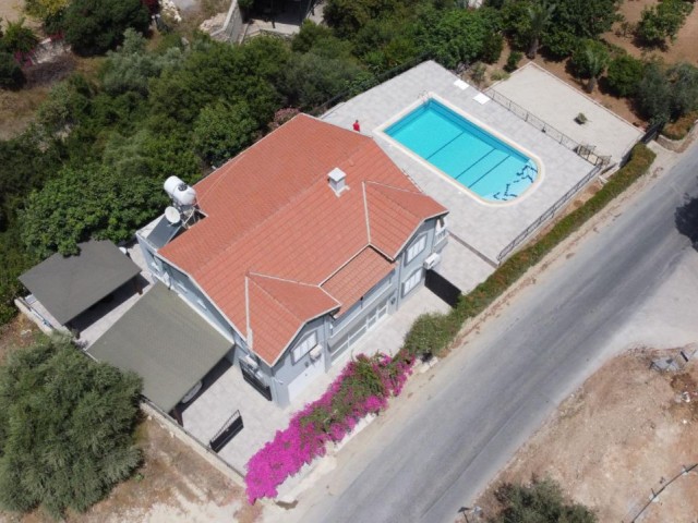 4+1 VILLA MIT TÜRKISCHEM REISEBUS ZU VERKAUFEN IN ZEYTINLIK 1,5 ACCORDERS