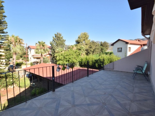 4+1 villa for sale with swimming pool in Alsancak