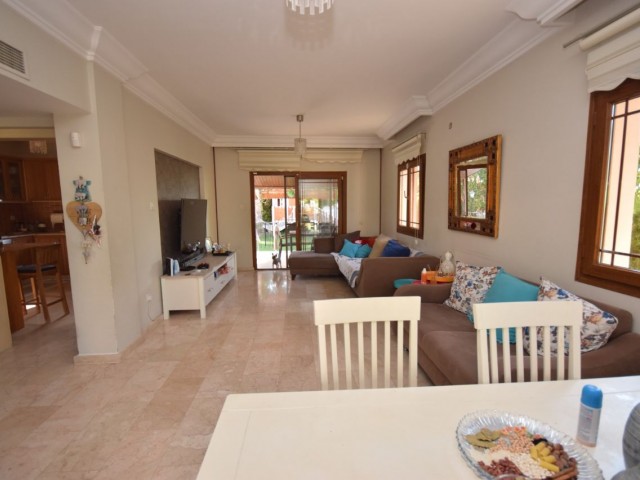 4+1 villa for sale with swimming pool in Alsancak