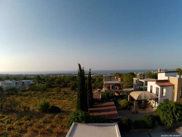 Luxusvilla mit 4 Schlafzimmern zum Verkauf in Olivenhain, Berg- und Meerblick, türkischer Titel