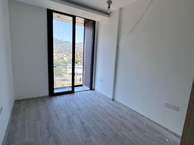 Girne Merkezde satılık 3+1 Deniz Manzaralı penthouse daire