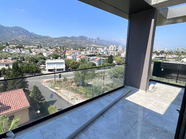 3+1 Penthouse mit Meerblick zum Verkauf im Kyrenia Center