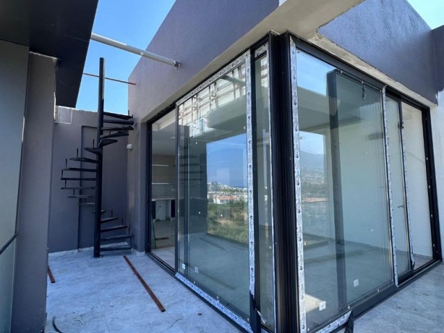 3+1 Penthouse mit Meerblick zum Verkauf im Kyrenia Center