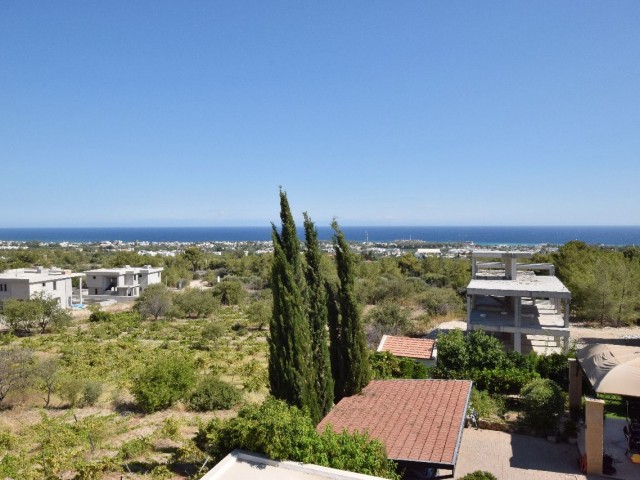 Girne Zeytinlik'te Deniz ve Dağ Manzaralı Ultra Lüks 4+1 Satılık Villa