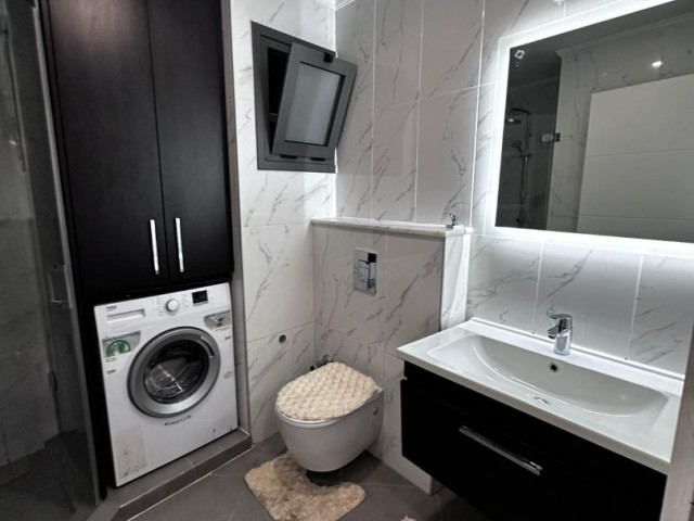  Girne Merkezde satılık Sitenin içinde 2+1 ful eşyalı daire