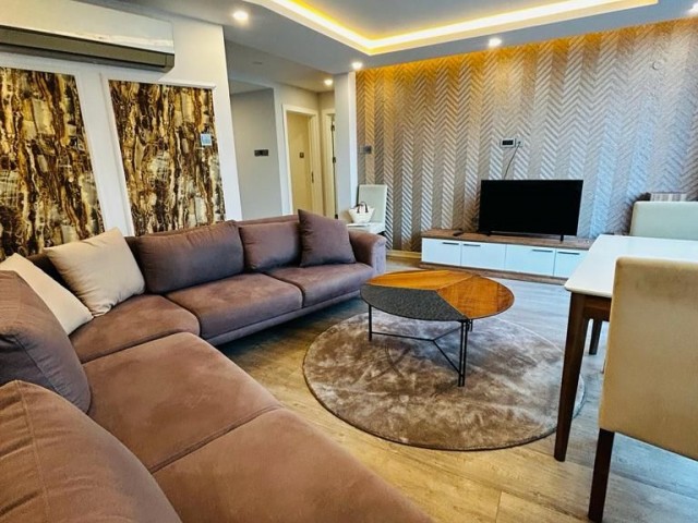 Girne Merkezde satılık site içerisinde 2+1 ful eşyalı daire