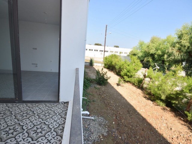 Gelegenheit 3+1 Villa mit Meerblick zum Verkauf auf der Straße im Zentrum von Kyrenia