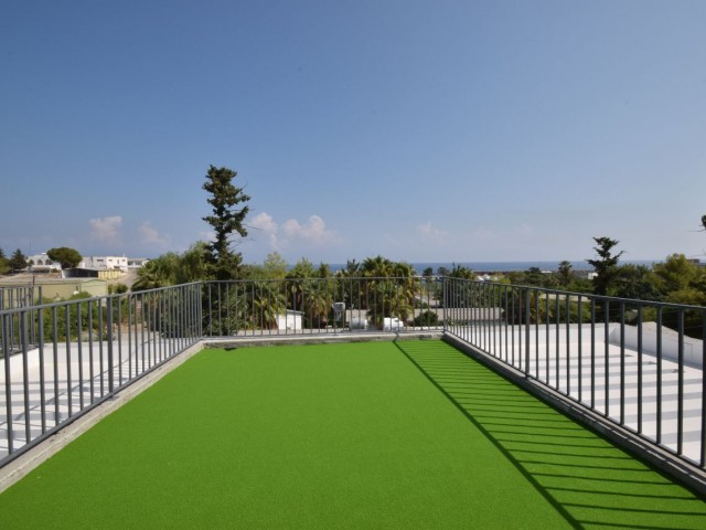 Gelegenheit 3+1 Villa mit Meerblick zum Verkauf auf der Straße im Zentrum von Kyrenia