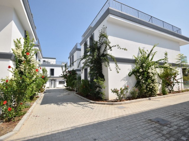 Gelegenheit 3+1 Villa mit Meerblick zum Verkauf auf der Straße im Zentrum von Kyrenia