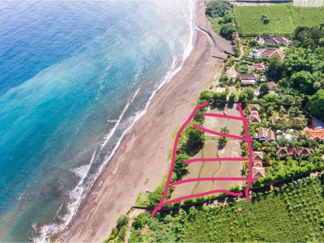 56 соток земли с турецким правом собственности в Карсияке, Гирне, подходит для строительства отеля и проживания у моря