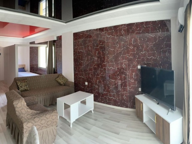 Квартира 1+1 с 12 дополнительными спальнями в аренду в Каршияке.