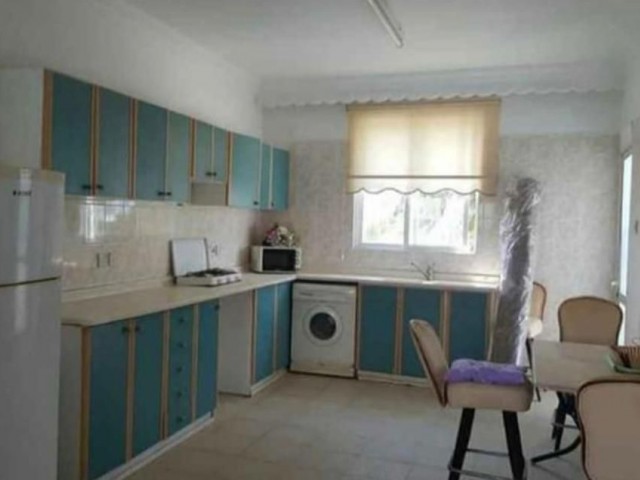 GİRNE/ MERKEZ’DE SATILIK 3+1 KELEPİR DAİRE (ACİLLLL)/ 3+1 BARGAIN FLAT FOR SALE IN KYRENIA/ CENTER (URGENT)