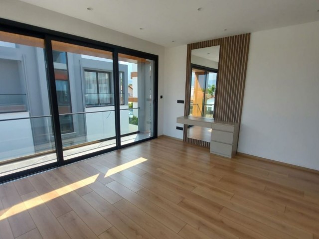 3+1 luxuriöse, brandneue Villa zum Verkauf in Çatalköy