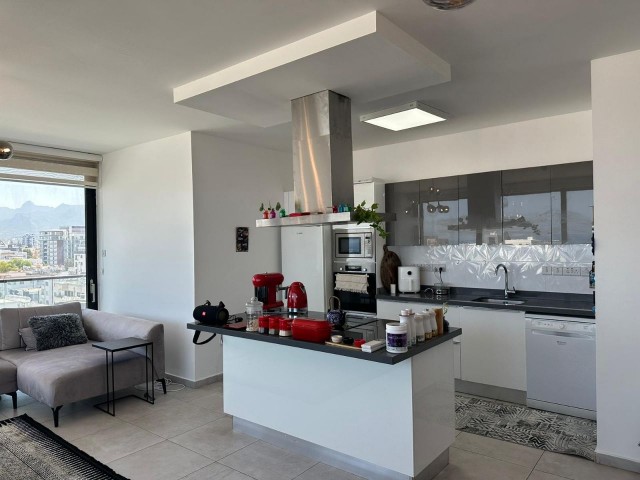 3+1 SUPER-LUXUS-PENTHOUSE-WOHNUNG ZUM VERKAUF IN KYRENIA/ZENTRUM