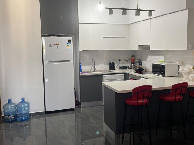 Girne Merkezde satılık 1+1 ful eşyalı daire