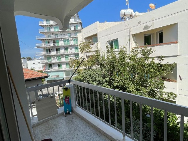 3+1 WOHNUNG ZUM VERKAUF IN KYRENIA/ZENTRUM