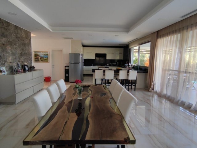 4+1 SUPER-LUXUSVILLA ZUM VERKAUF IN GIRNE/ÇATALKÖY, DIREKT AM STRAND