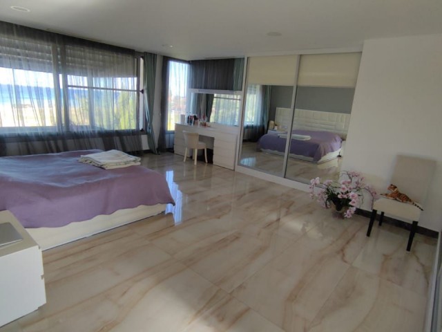 4+1 SUPER LUXURY VILLA FOR SALE IN GIRNE/ÇATALKÖY, BEACHFRONT