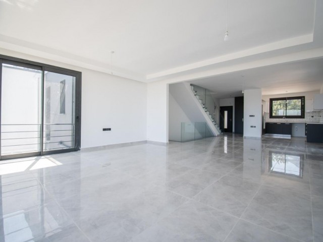 5+2 triplex villa for sale in Kyrenia Çatalköy with magnificent mountain and sea views