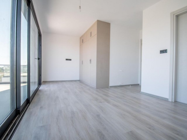 5+2 Triplex-Villa zum Verkauf in Kyrenia Çatalköy mit herrlichem Berg- und Meerblick