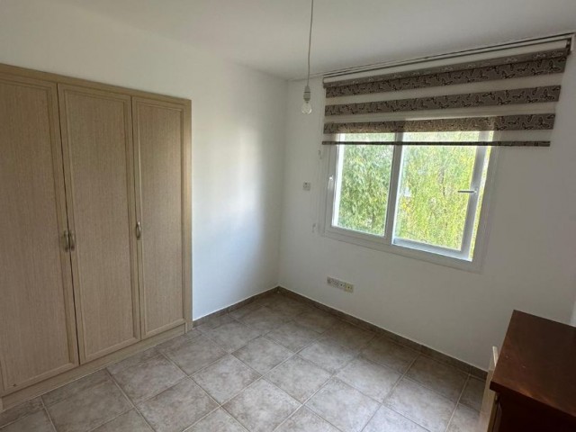 3+1 well-maintained, spacious flat for sale in Kyrenia Center. Turkish title.