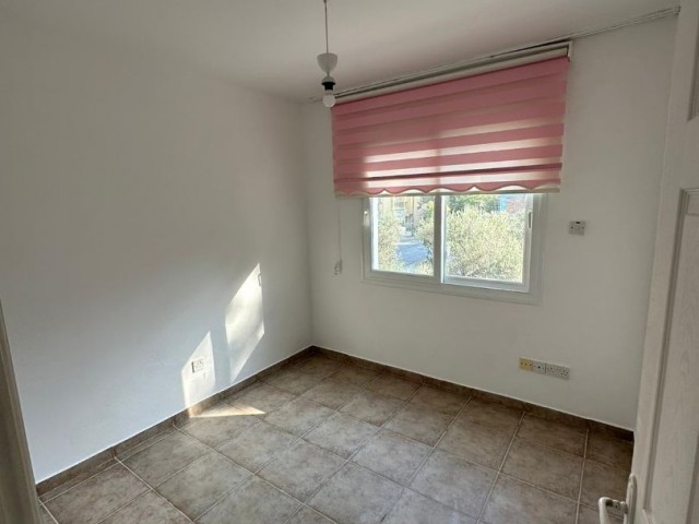 3+1 well-maintained, spacious flat for sale in Kyrenia Center. Turkish title.