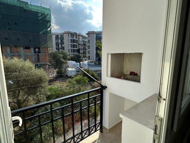 3+1 well-maintained, spacious flat for sale in Kyrenia Center. Turkish title.