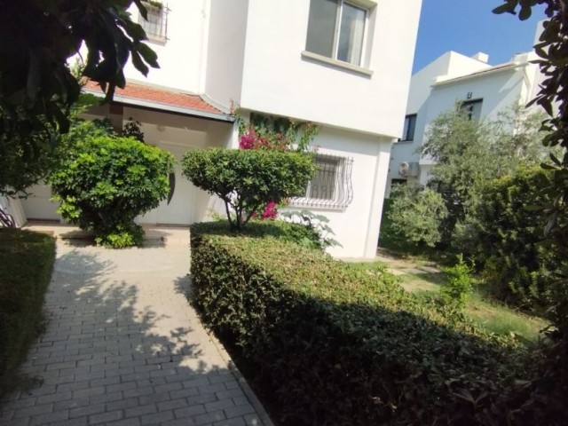 GİRNE/ KARAOĞLANOĞLU 3+1 TWIN VILLA FOR RENT