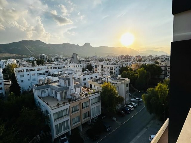 3+1 Luxus-Maisonette-Wohnung zur Miete in der besten Gegend des Zentrums von Kyrenia