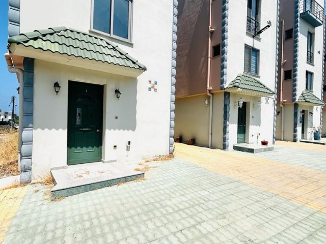 3+1 freistehende Villa zum Verkauf in Karaoğlanoğlu