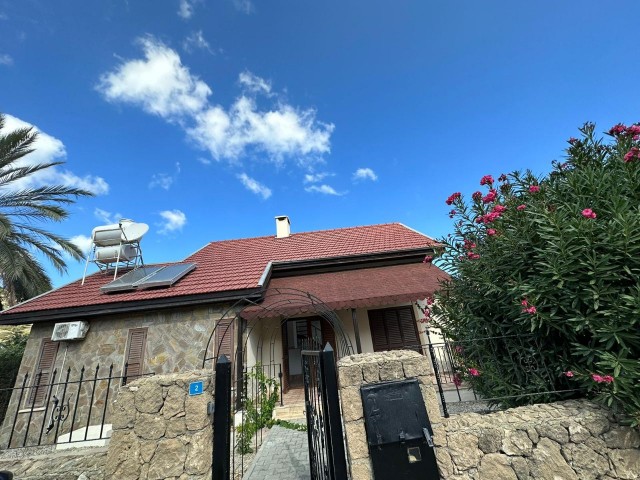 Karşıyaka'da kiralık 3+1 villa