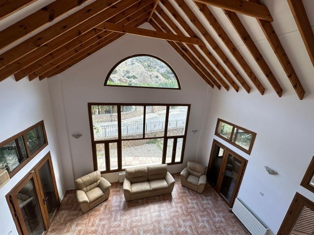 3+1 Villa zu vermieten in Karşıyaka