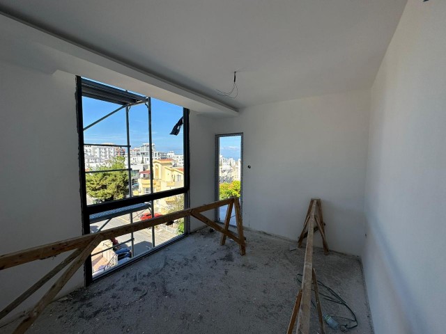 2+1 apartment for sale in the center of Kyrenia, in the Upper Kyrenia Region!!!!