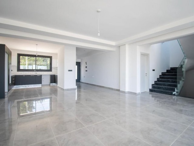 3+1 triplex villa for sale in Kyrenia Çatalköy