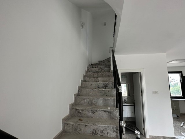 Boğazda satılık 3+1 ikiz villa ,Türk koçanlı