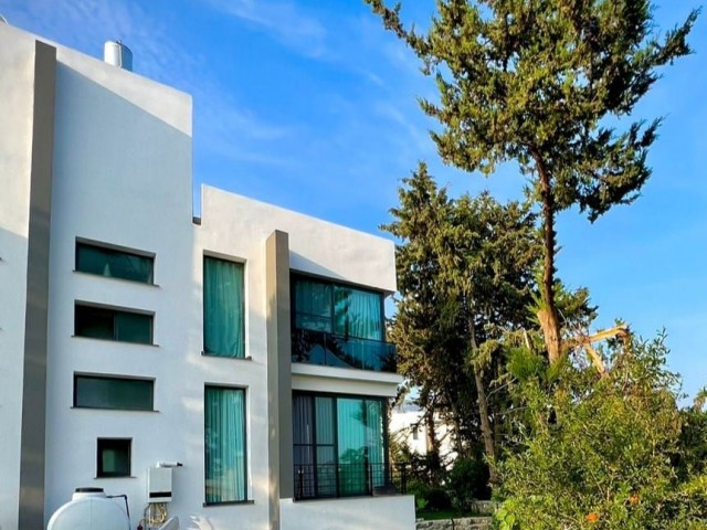  GİRNE/ ALSANCAK DA  SATILIK 3+1 LÜKS  DAİRE