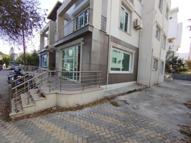 GİRNE/ MERKEZ DE  SATILIK 3+1 TİCARİ İZİNLİ  DAİRE /3+1 FLAT WITH COMMERCIAL PERMIT FOR SALE IN KYRE