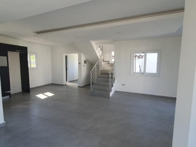 2+1 Maisonette-Villa zum Verkauf in Esentepe, Gelegenheitspreis!!!!