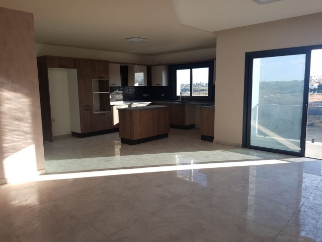 3+1 luxury apartment for sale in Nicosia Küçük Kaymaklı