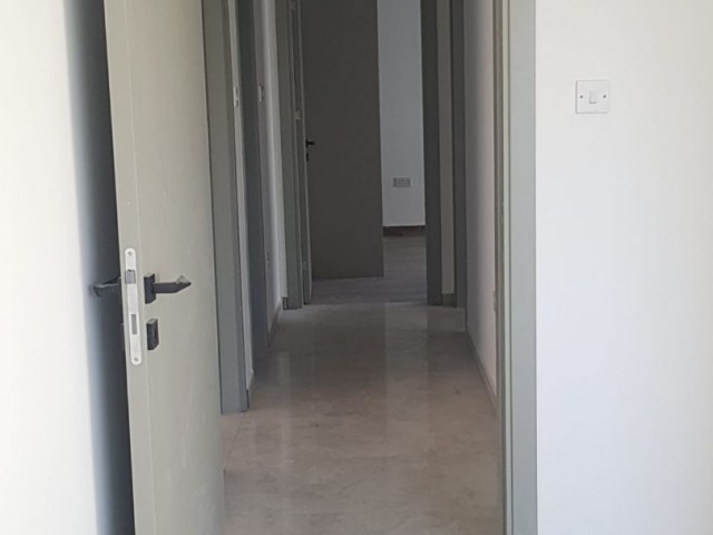 3+1 luxury apartment for sale in Nicosia Küçük Kaymaklı