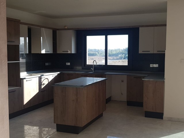 3+1 luxury apartment for sale in Nicosia Küçük Kaymaklı